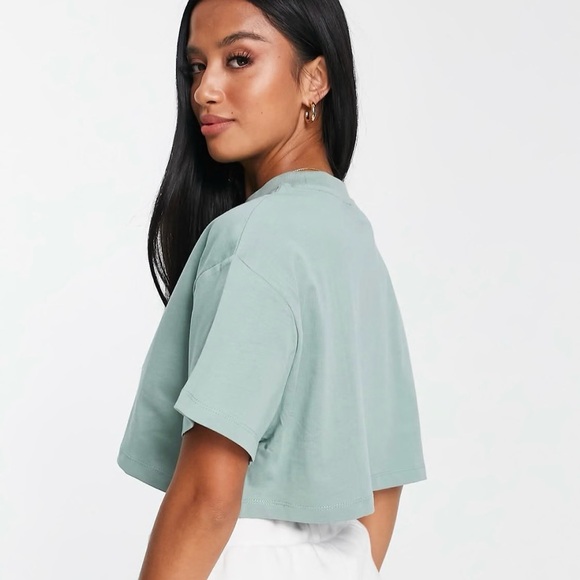 ASOS DESIGN Petite super crop T-shirt in teal: US 2 - Picture 2 of 3